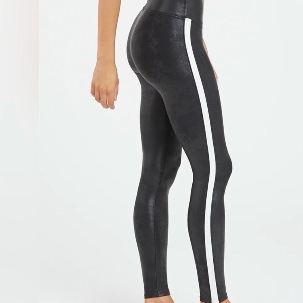 SPANX Faux Leather Side Striped Legging in Very Black | Size S/P